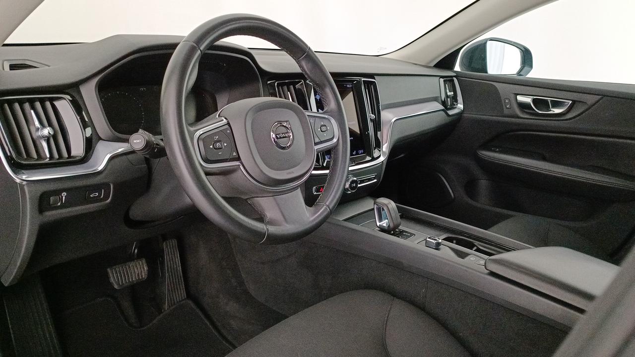 VOLVO V60 II 2019 - V60 2.0 b4 Momentum Business auto