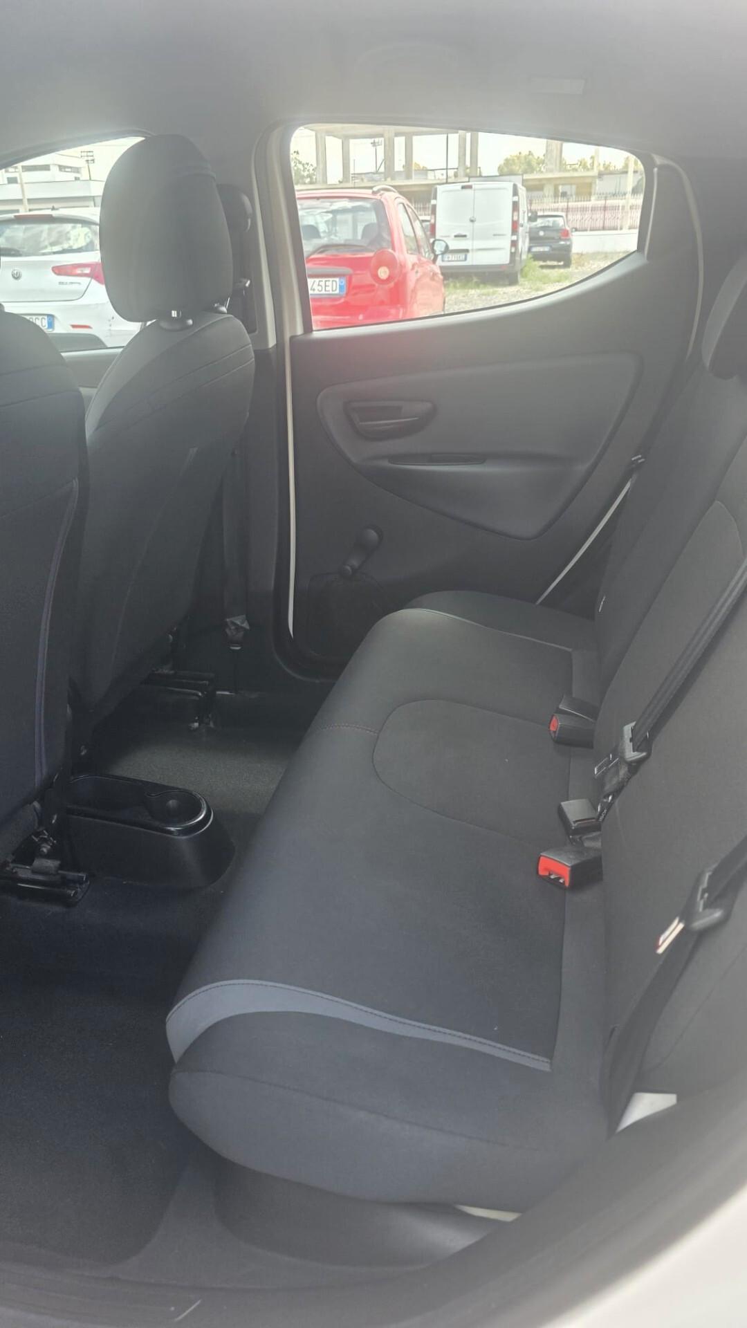 Lancia Ypsilon 1.2 69 CV 5 porte Platinum
