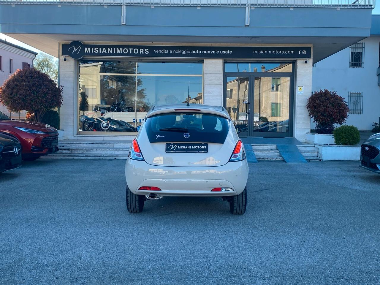 Lancia Ypsilon 1.2 69 CV 5 porte S&S Gold