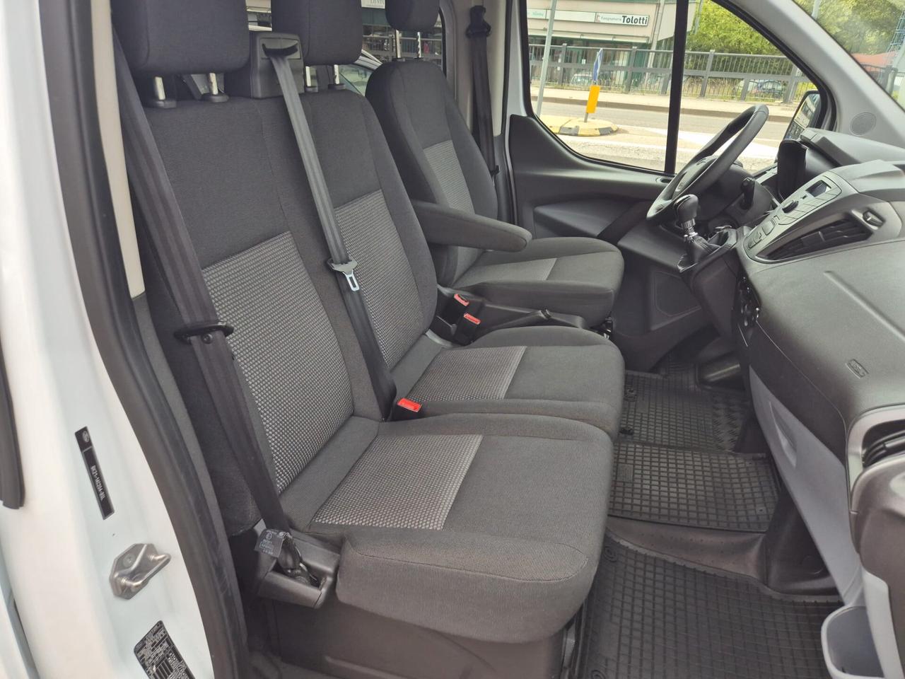 FORD TRANSIT 9 POSTI ''GANCIO TRAINO''