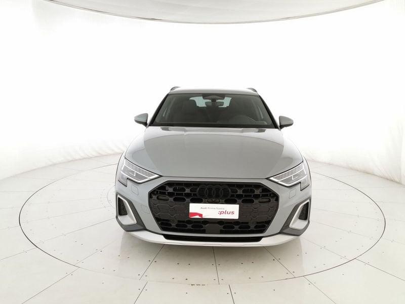 Audi A3 allstreet 2.0 tdi Identity Contrast 150cv s-tronic