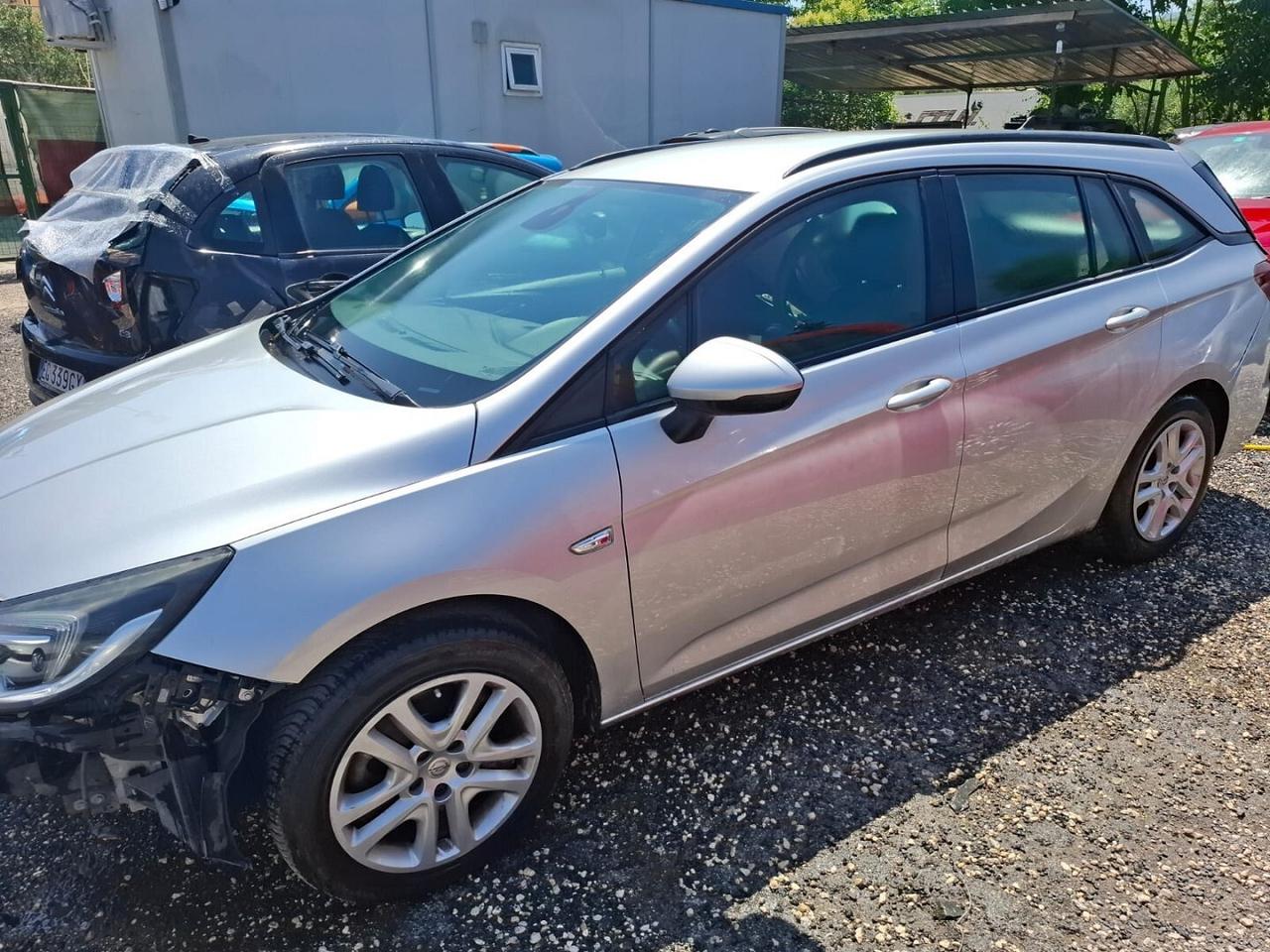 OPEL ASTRA 1.6 CDTI SPORTS SINISTRATA MARCIANTE