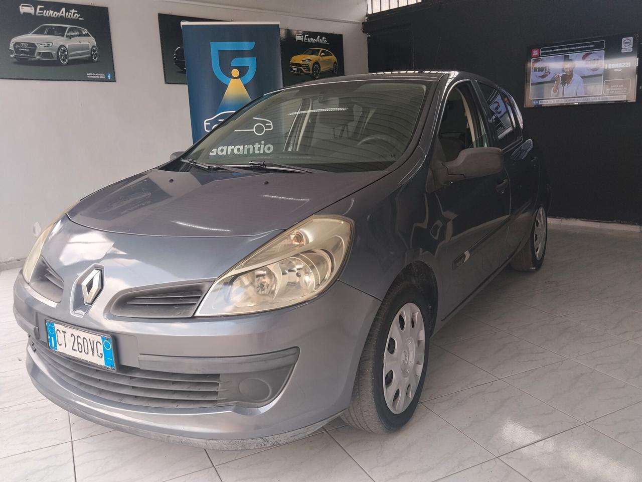 Renault Clio 1.5 diesel CON GARANZIA