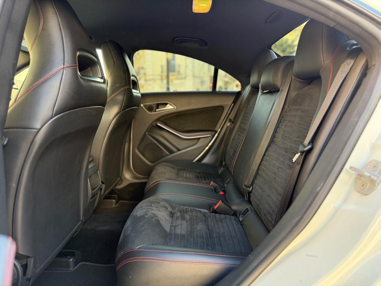Mercedes-benz CLA 220CDI Automatic PremiumAMG 170 CV LED