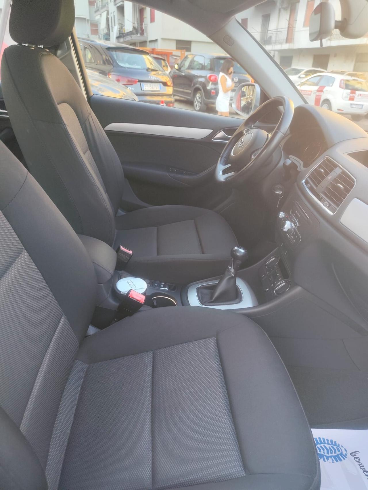 Audi Q3 2.0 TDI Design * Navi * Full Led * Garantita 12 Mesi