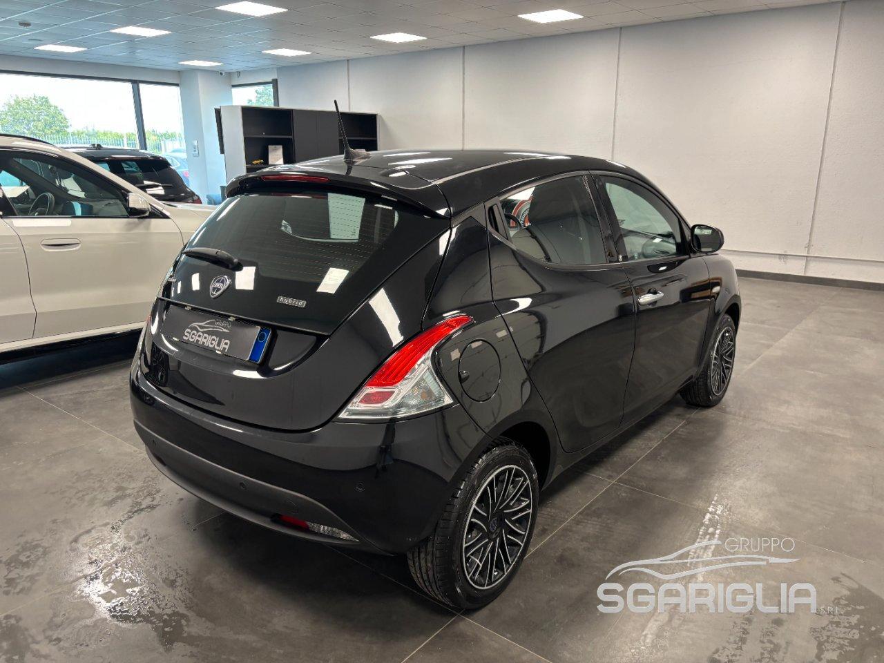 Lancia Ypsilon 1.0 Benzina Hybrid Ecochic Gold 5 Porte