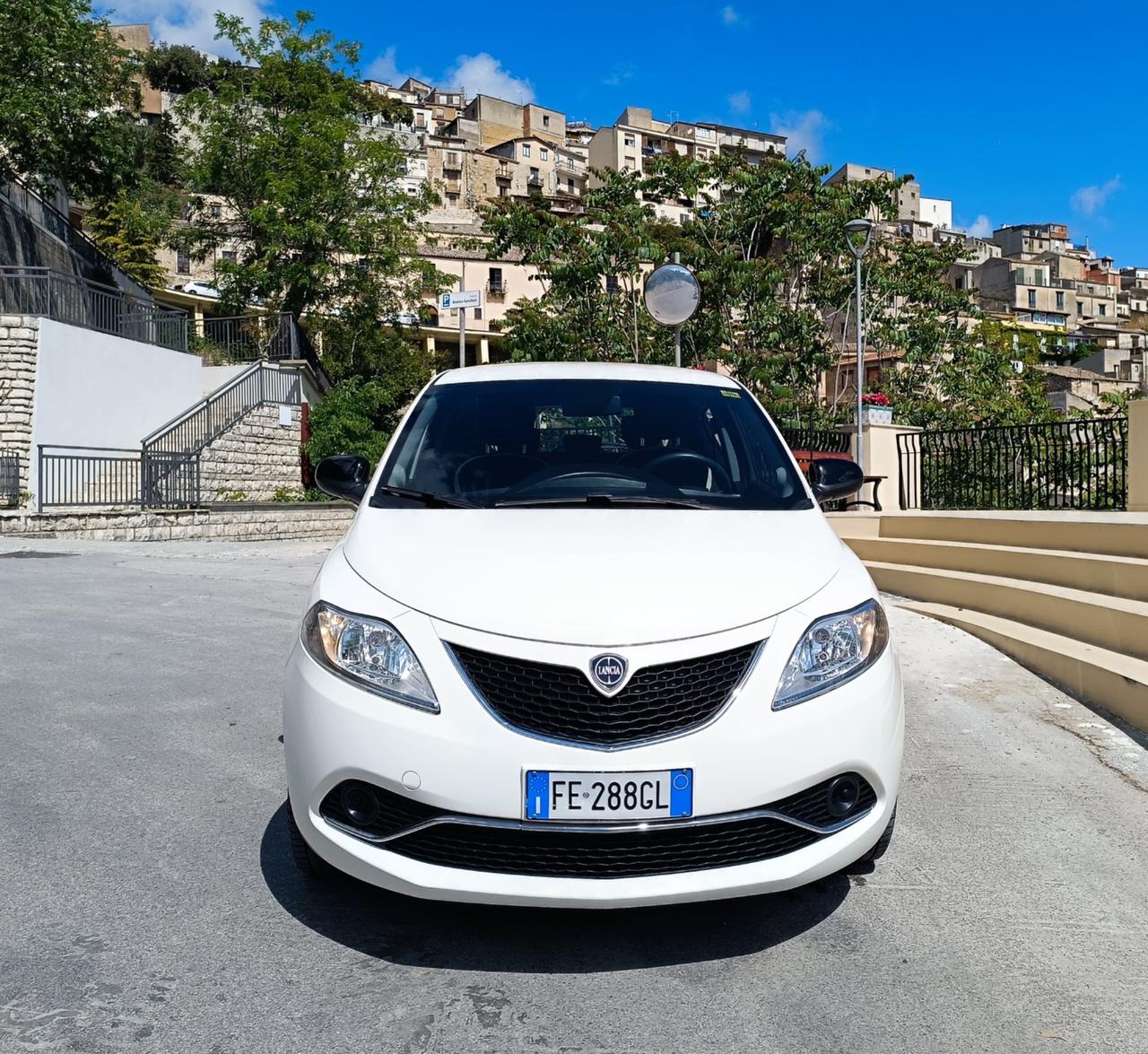 Lancia Ypsilon 1.2 69 CV 5 porte GPL Ecochic Gold
