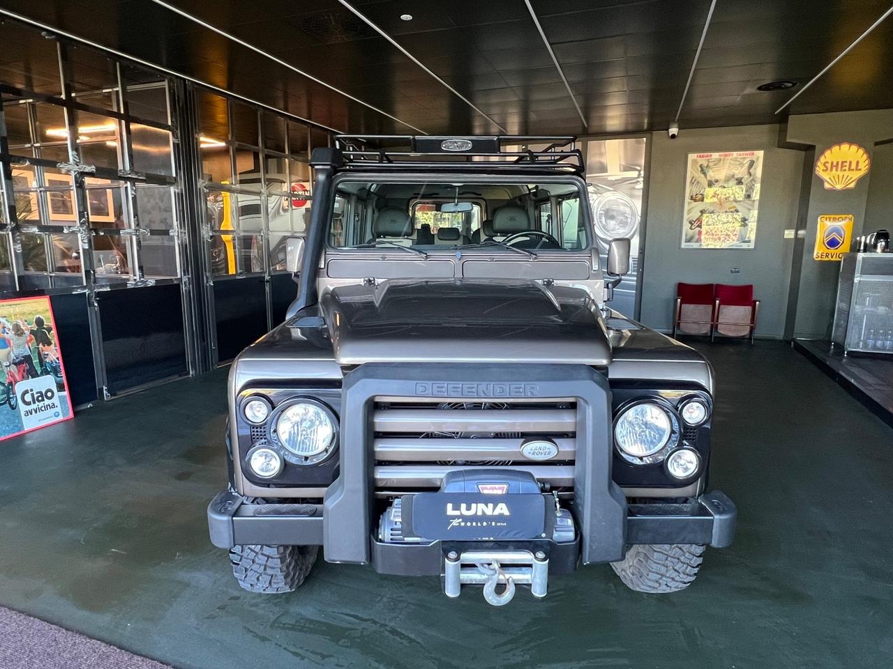 Land Rover Defender 110 2.4 TD4 S.W. Limited Edition Nara Bronze