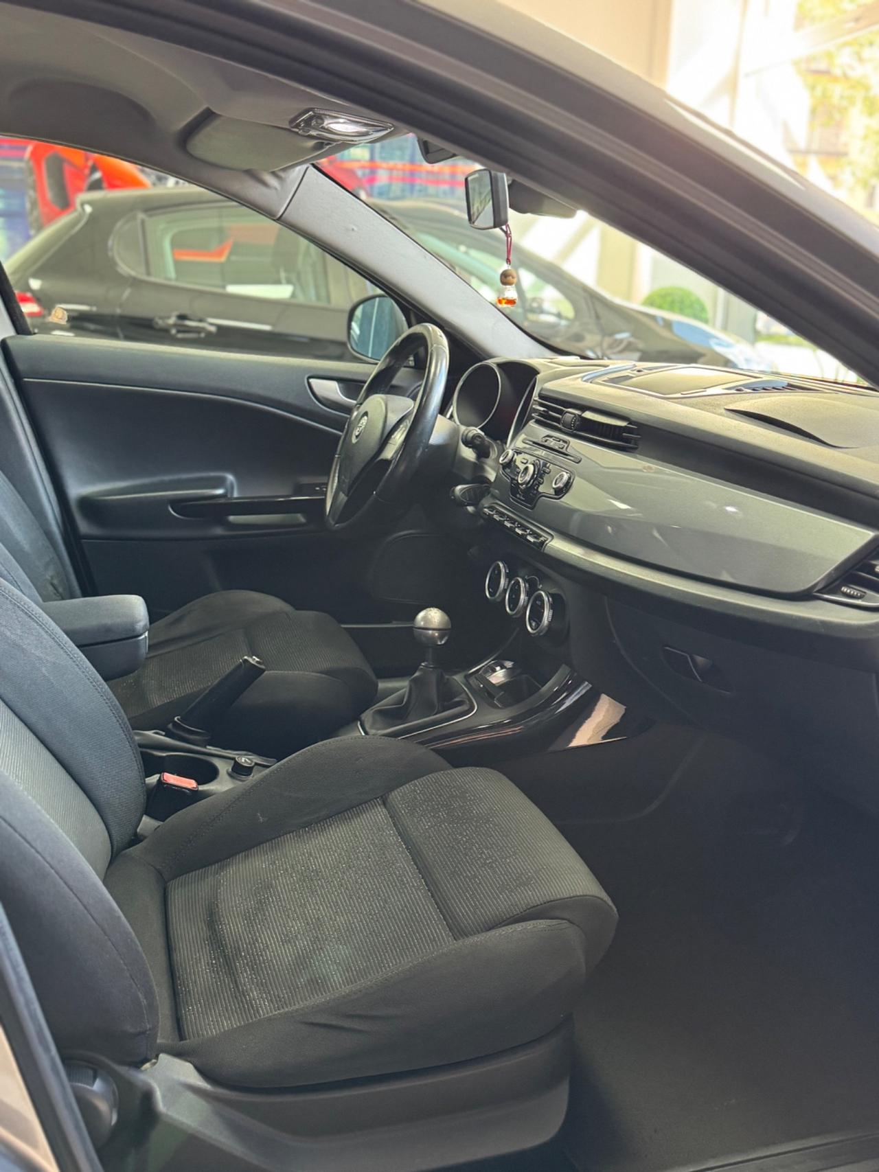 Alfa Romeo Giulietta 1.6 JTDm-2 105 CV Exclusive