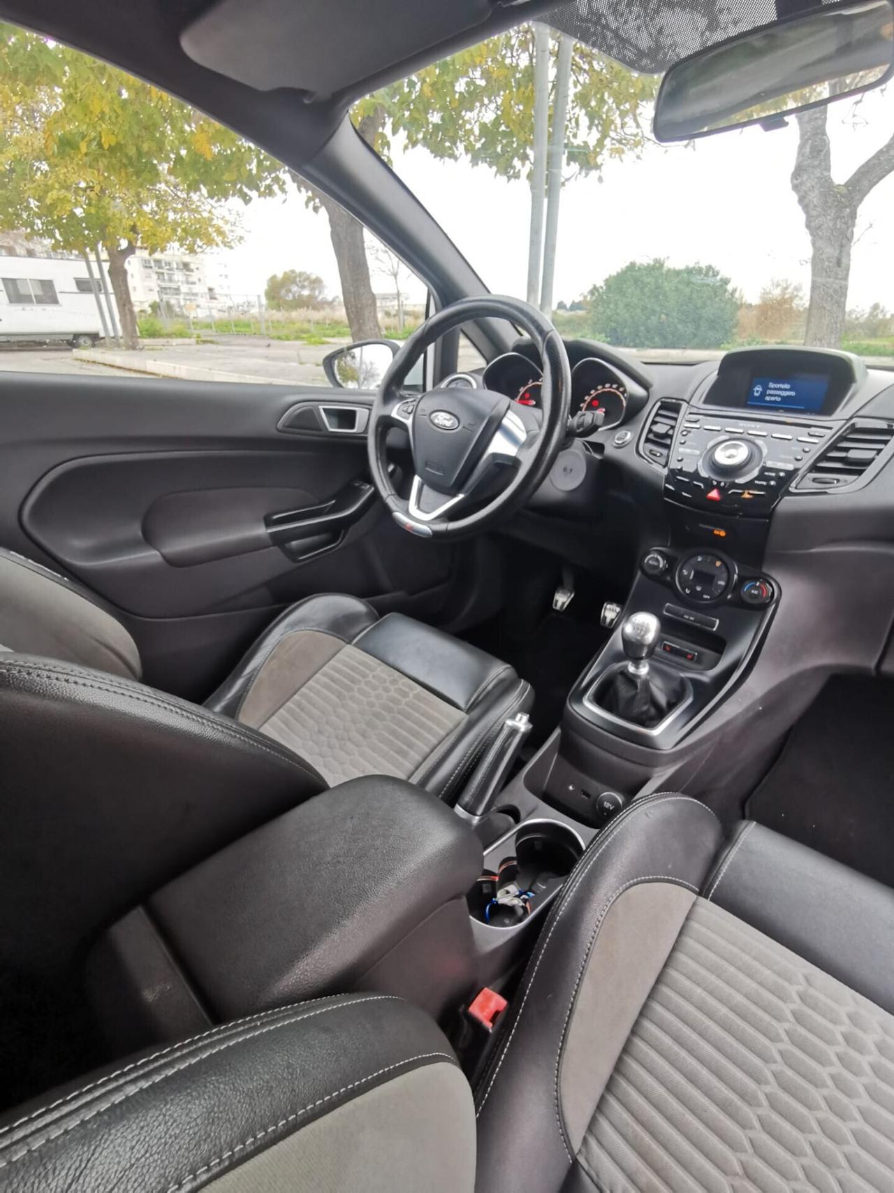 Ford Fiesta 1.6 182CV 3 porte ST - 2015