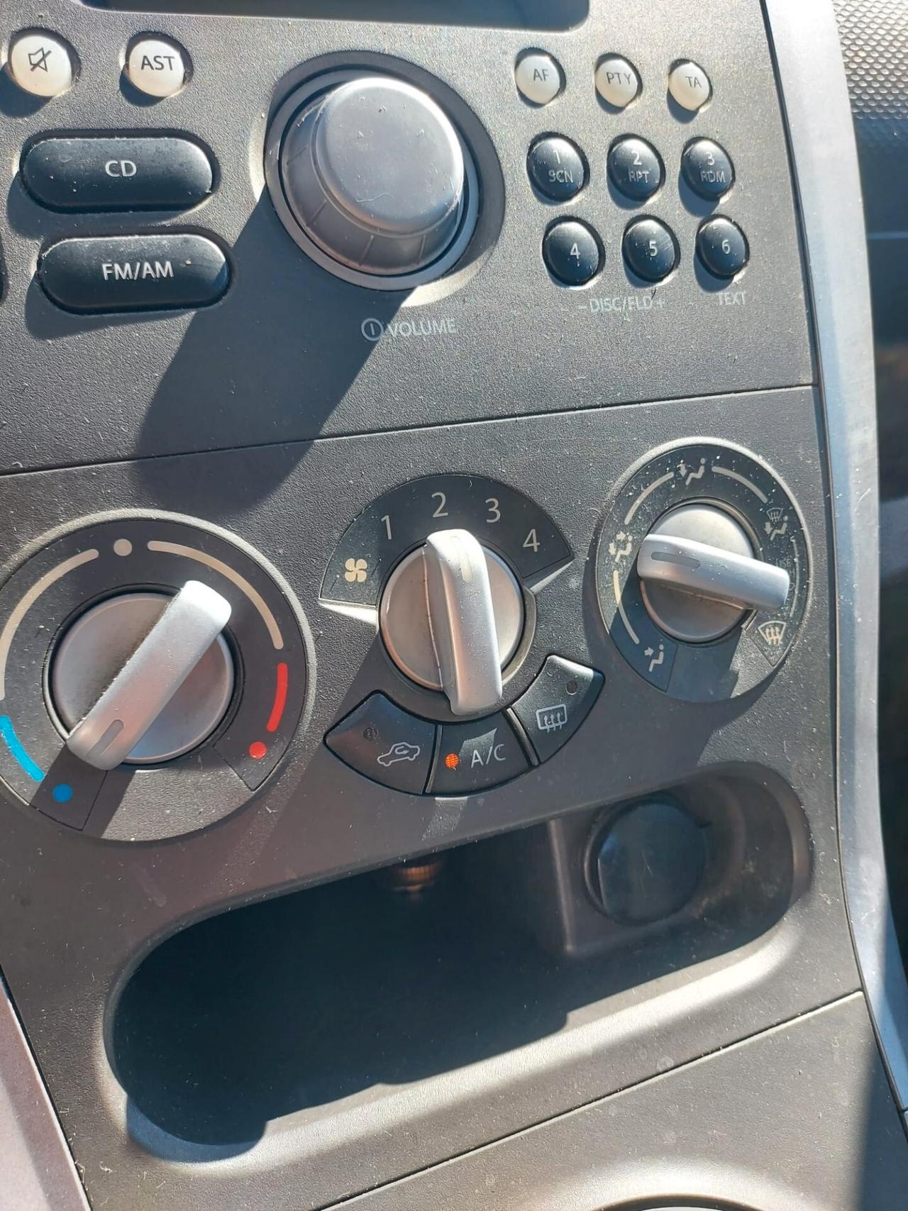 Suzuki Splash 1.0 GLS Style