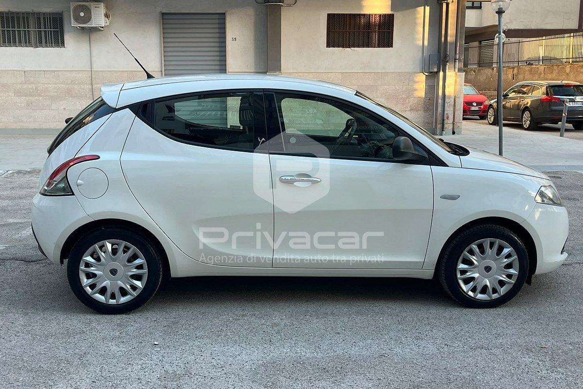 LANCIA Ypsilon 1.2 69 CV 5 porte Silver