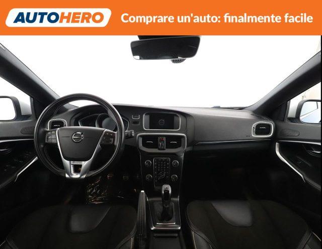 VOLVO V40 D2 R-design