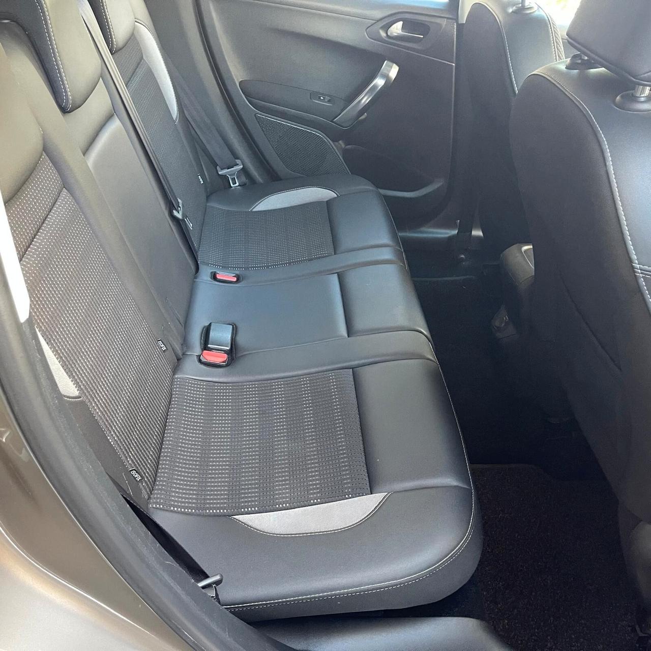 Peugeot 2008 1.6 diesel 100cv Black Matt