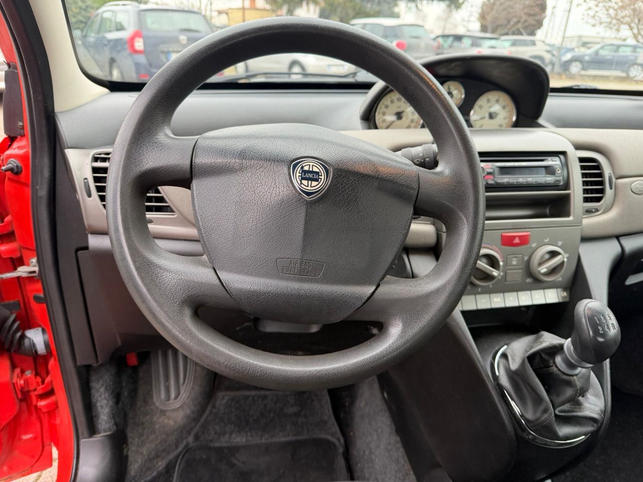 LANCIA YPSILON 1.2 BENZINA NEOPATENTATI