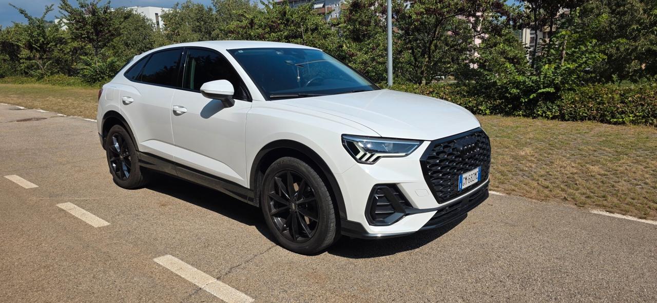 Audi Q3 35 TFSI Business Advanced