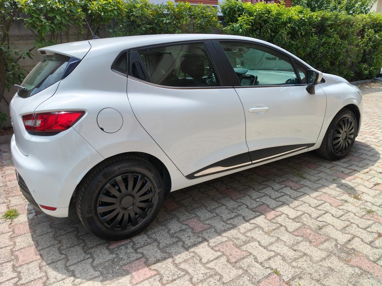 Renault Clio 1.2 75CV 5 porte Zen