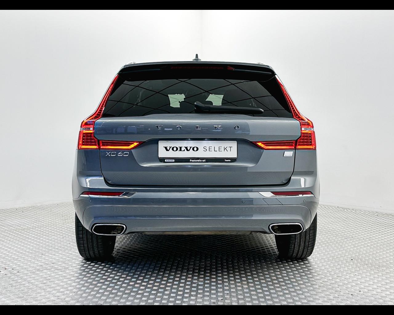 VOLVO XC60 (2017-->) - XC60 T6 Recharge Plug-in Hybrid AWD Inscrip