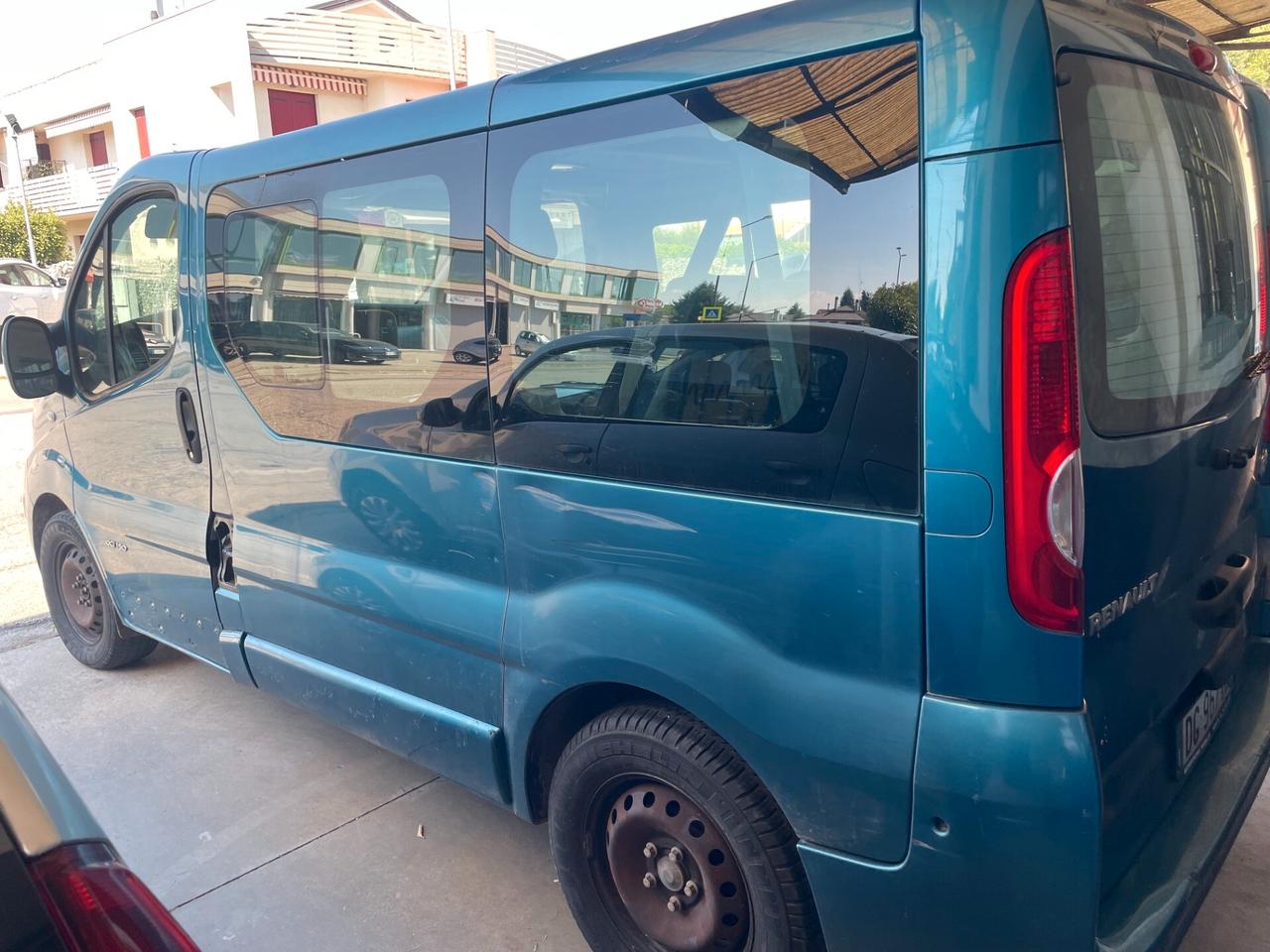 Renault Trafic T29 2.5 dCi/150 PL-TN Passenger Confort DPF
