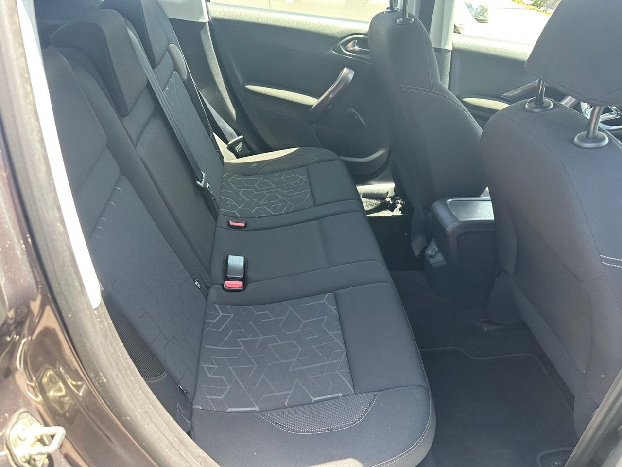 Peugeot 2008 BlueHDi 120 S&S Allure