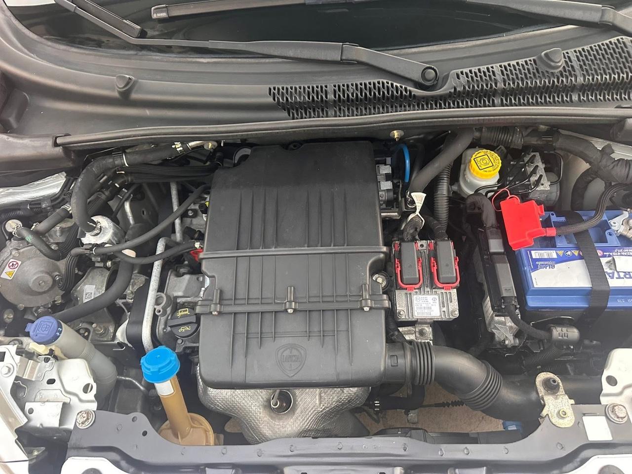 Lancia Ypsilon 1.2 69 CV 5 porte GPL Ecochic Platinum