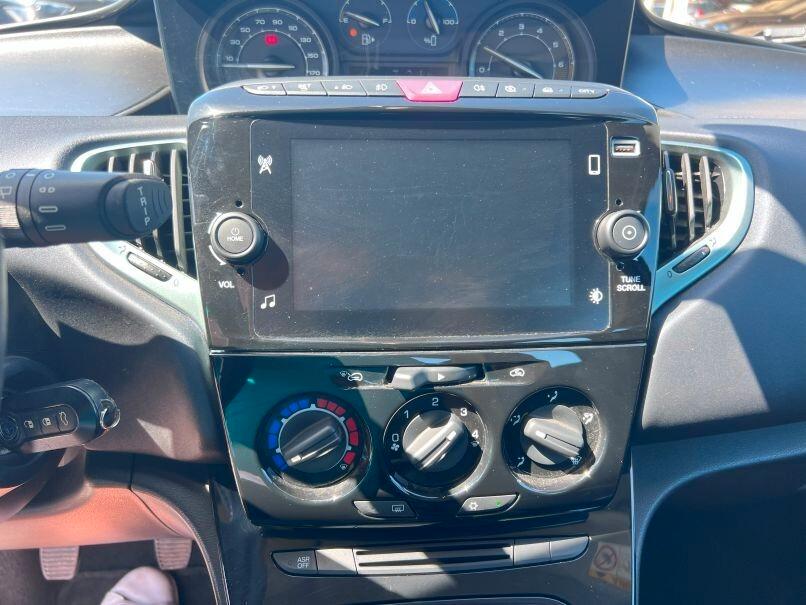 Lancia Ypsilon 1.0 FireFly 5 porte S&S Hybrid Gold