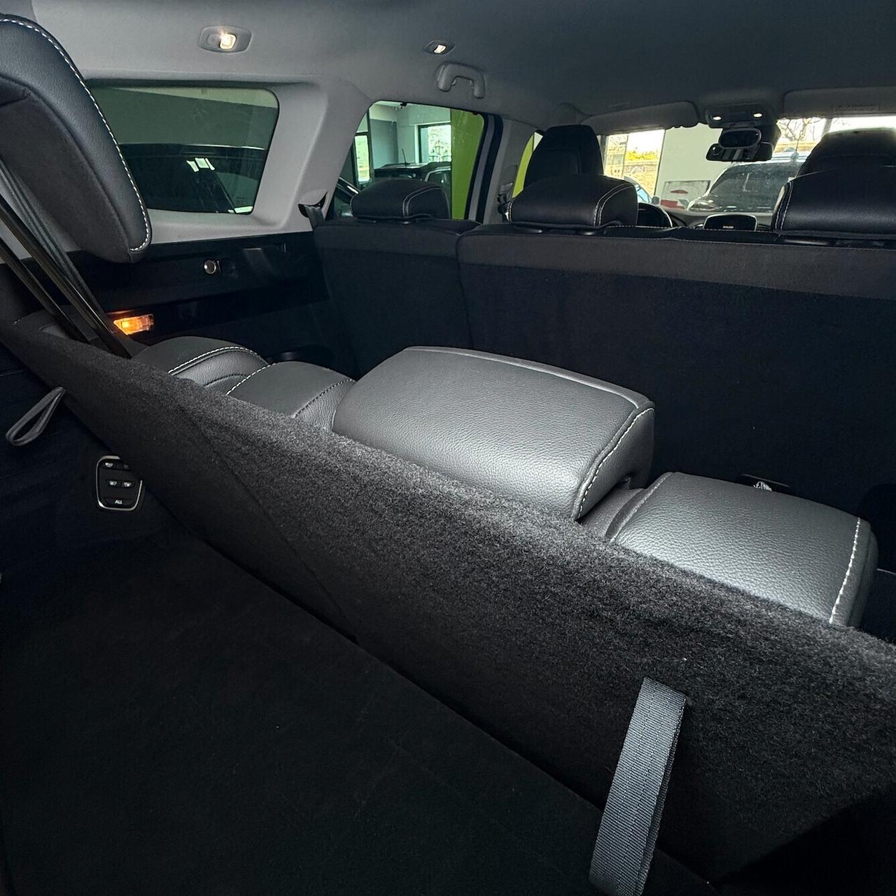 Renault Grand Scenic - 7 Posti - INITIALE PARIS