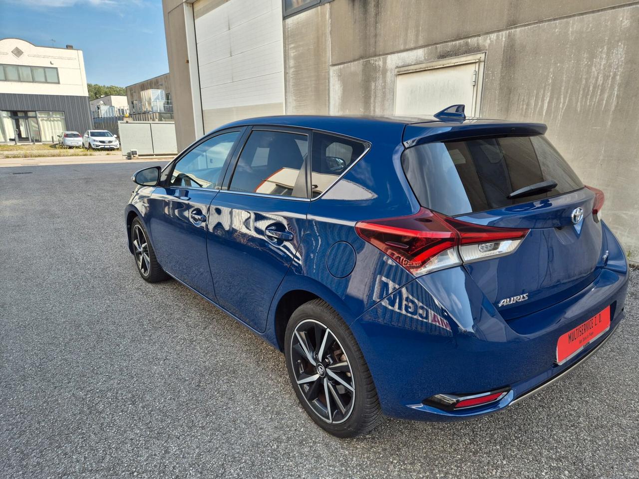 Toyota Auris Touring Sports 1.8 Hybrid Black Edition