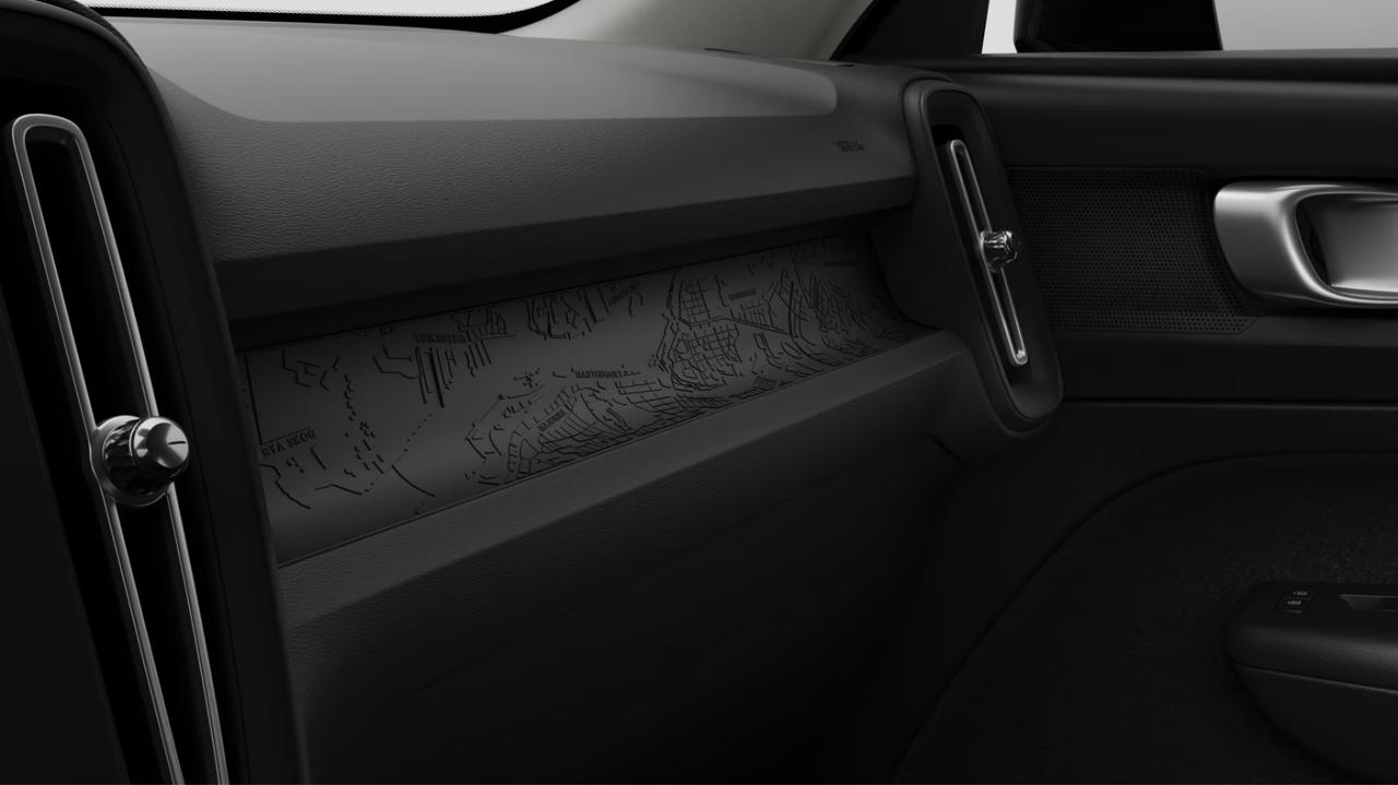 VOLVO XC40 ESSENTIAL B3 AUTO PREZZO PROMO FINO A FINE MESE