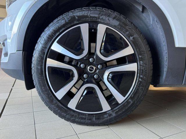 VOLVO XC40 D4 AWD MOMENTUM AUTOMATICA