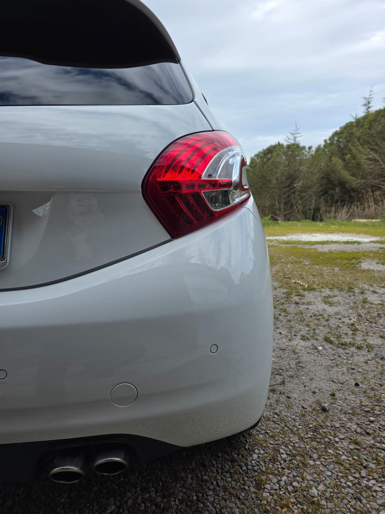 Peugeot 208 1.6 THP 156 CV 3 porte pre GTi