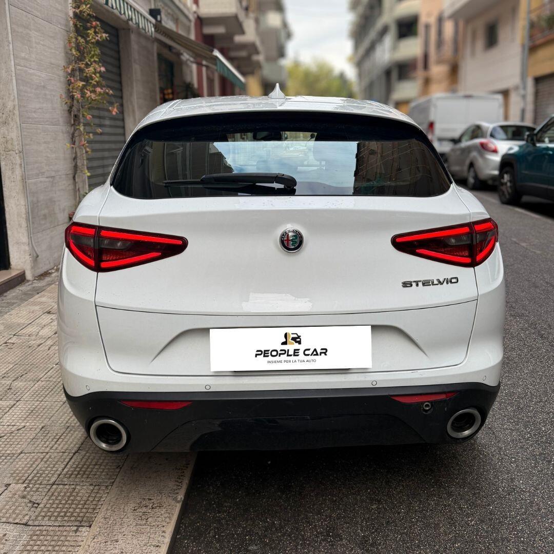 Alfa Romeo Stelvio 2.2 Turbodiesel 180 CV AT8 RWD Executive