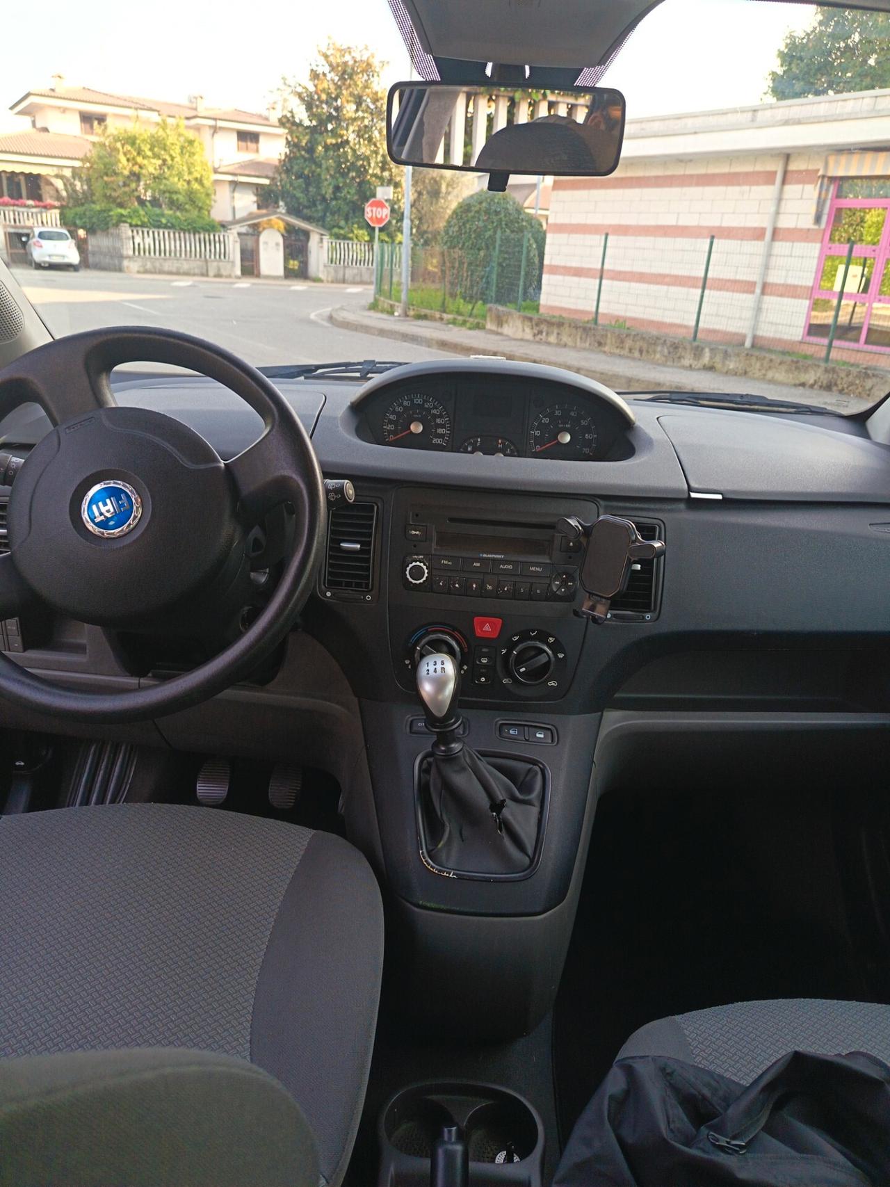 Fiat Idea 1.2 16V BlackLabel