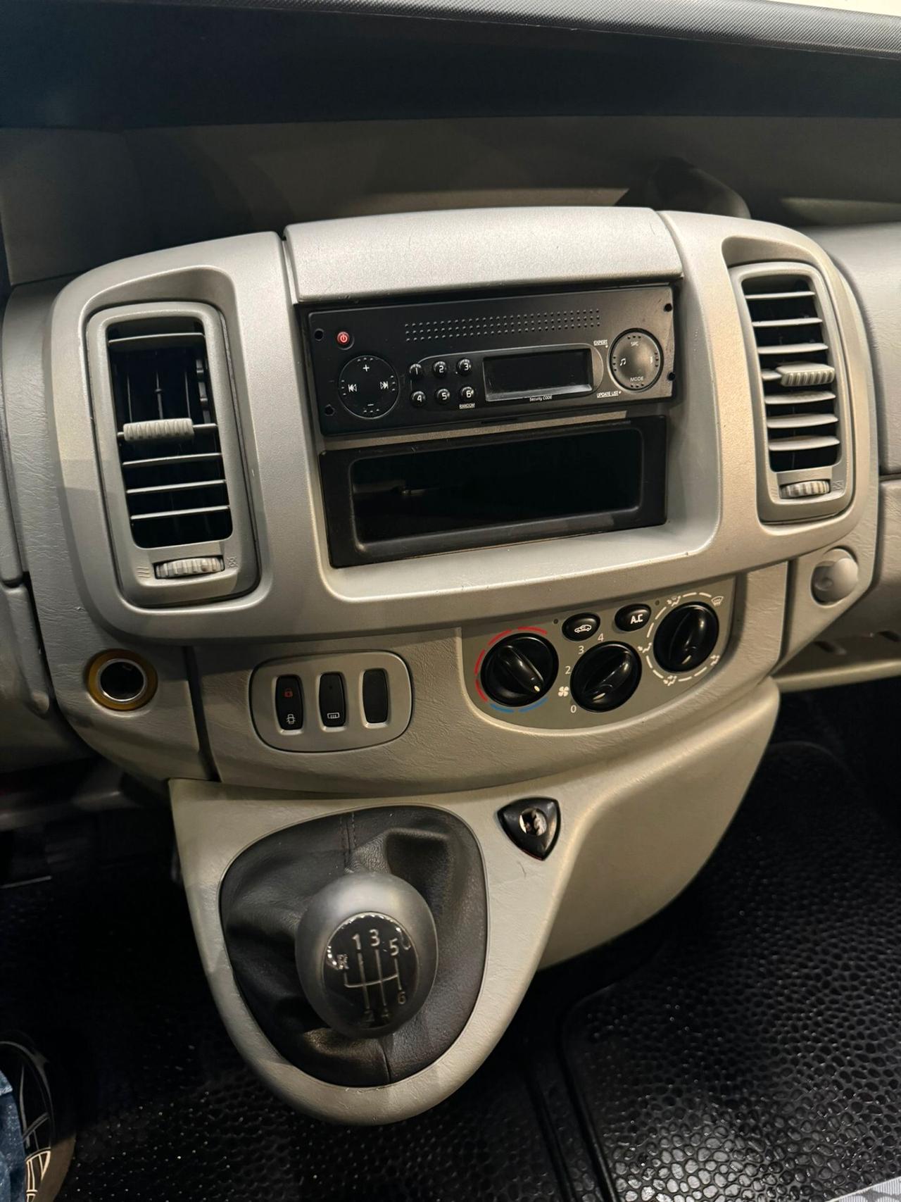 Renault Trafic 9 POSTI