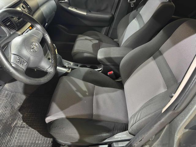 TOYOTA Corolla 2.0 16V D-4D 5 porte Sol ESP