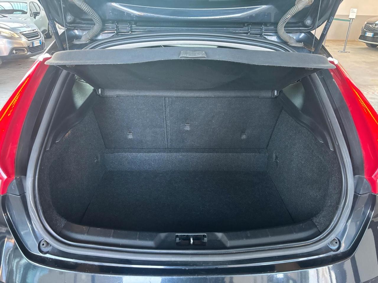 Volvo V40 D2 1.6 Summum