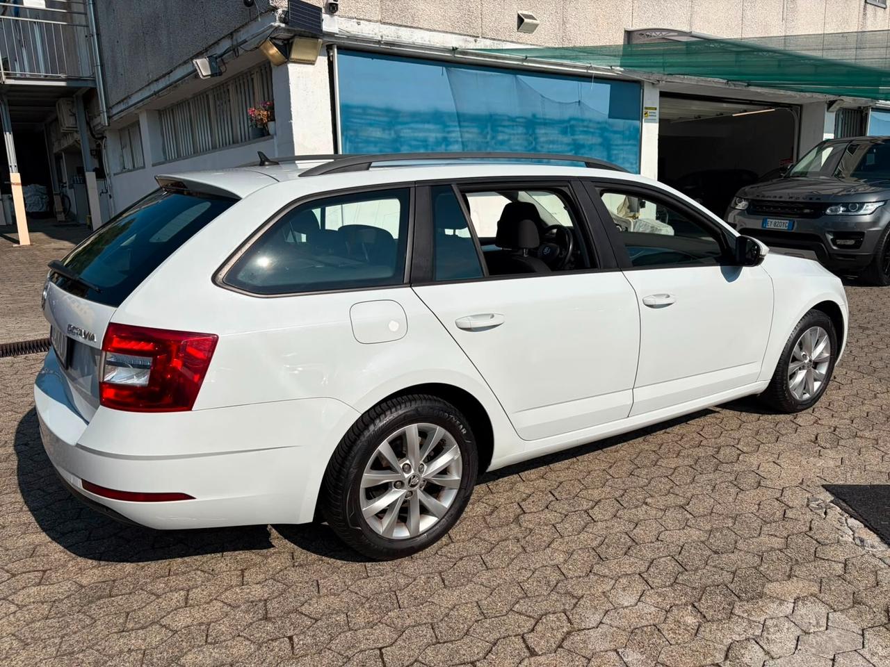 Skoda Octavia 1.6 TDI CR 115 CV DSG Wagon Executive