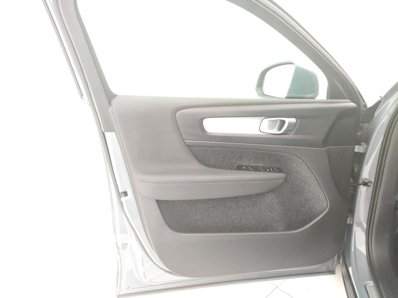VOLVO XC40 2023 - XC40 1.5 t4 recharge phev Core auto