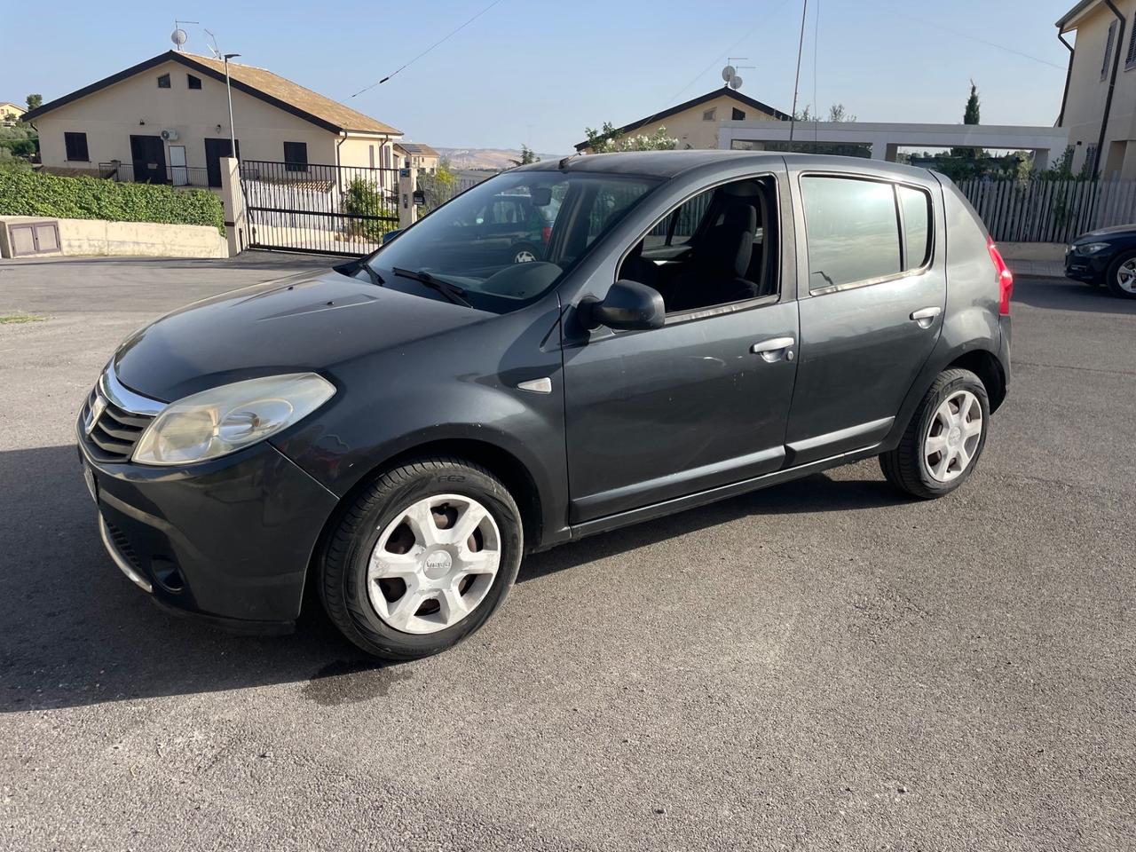 Dacia Sandero 1.4 8V Lauréate