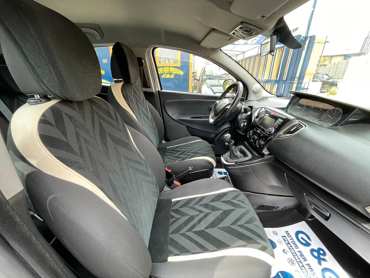 Lancia Ypsilon 1.2 69 CV 5 porte Gold