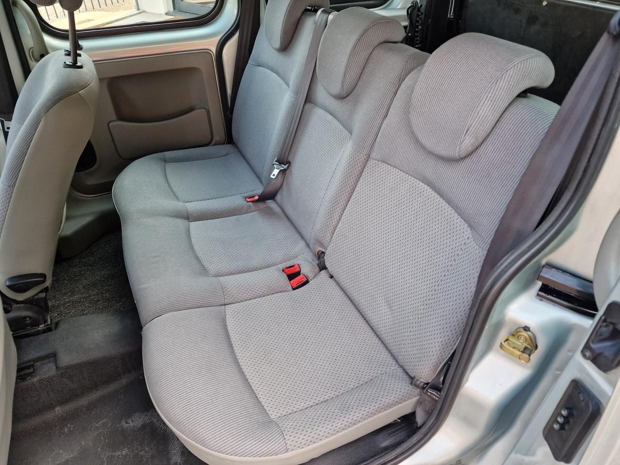 Renault Kangoo 1.2 16V TRASPORTO DISABILI