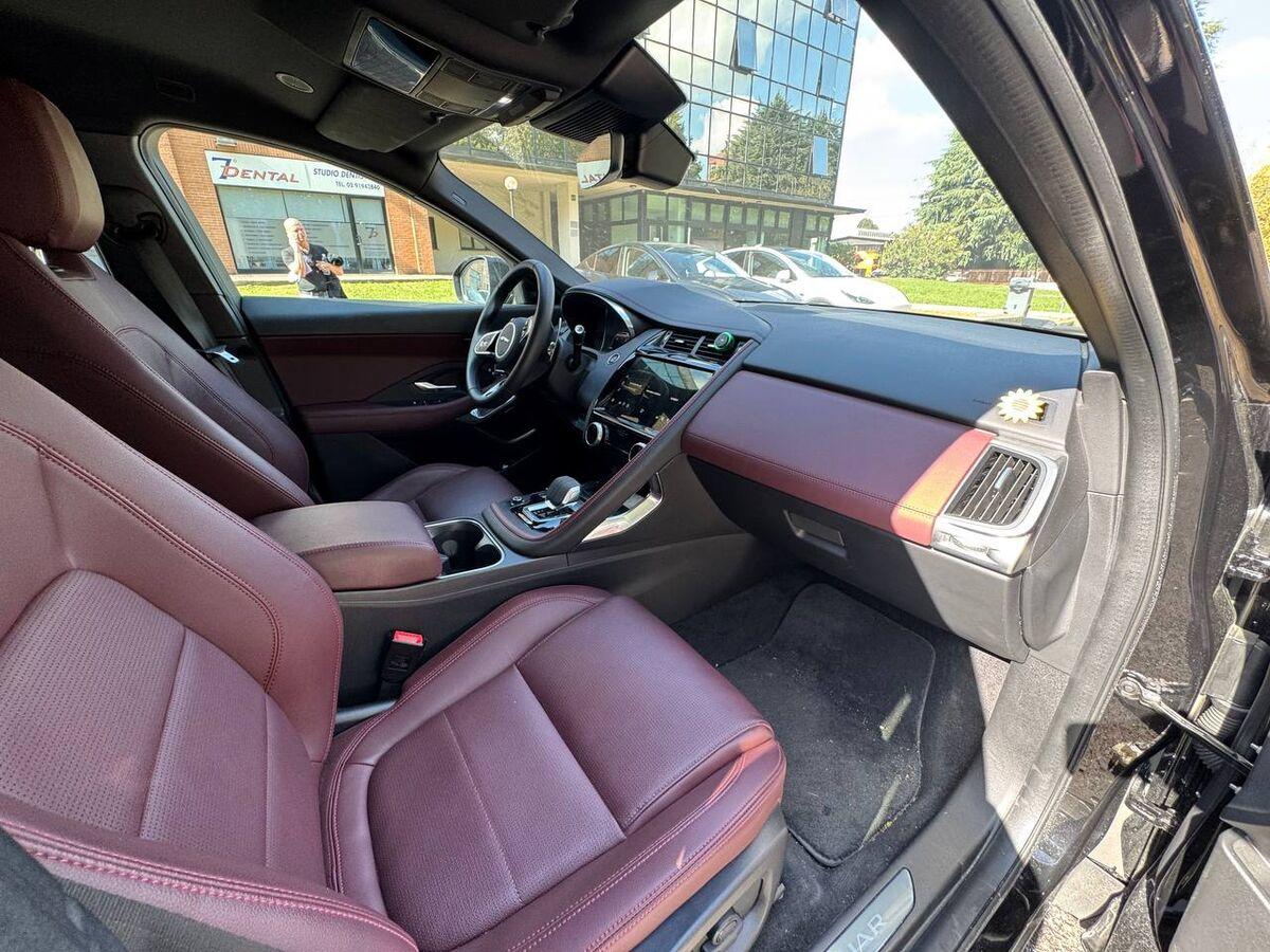 Jaguar E-Pace 2.0d i4 mhev R-Dynamic Black awd 163cv auto