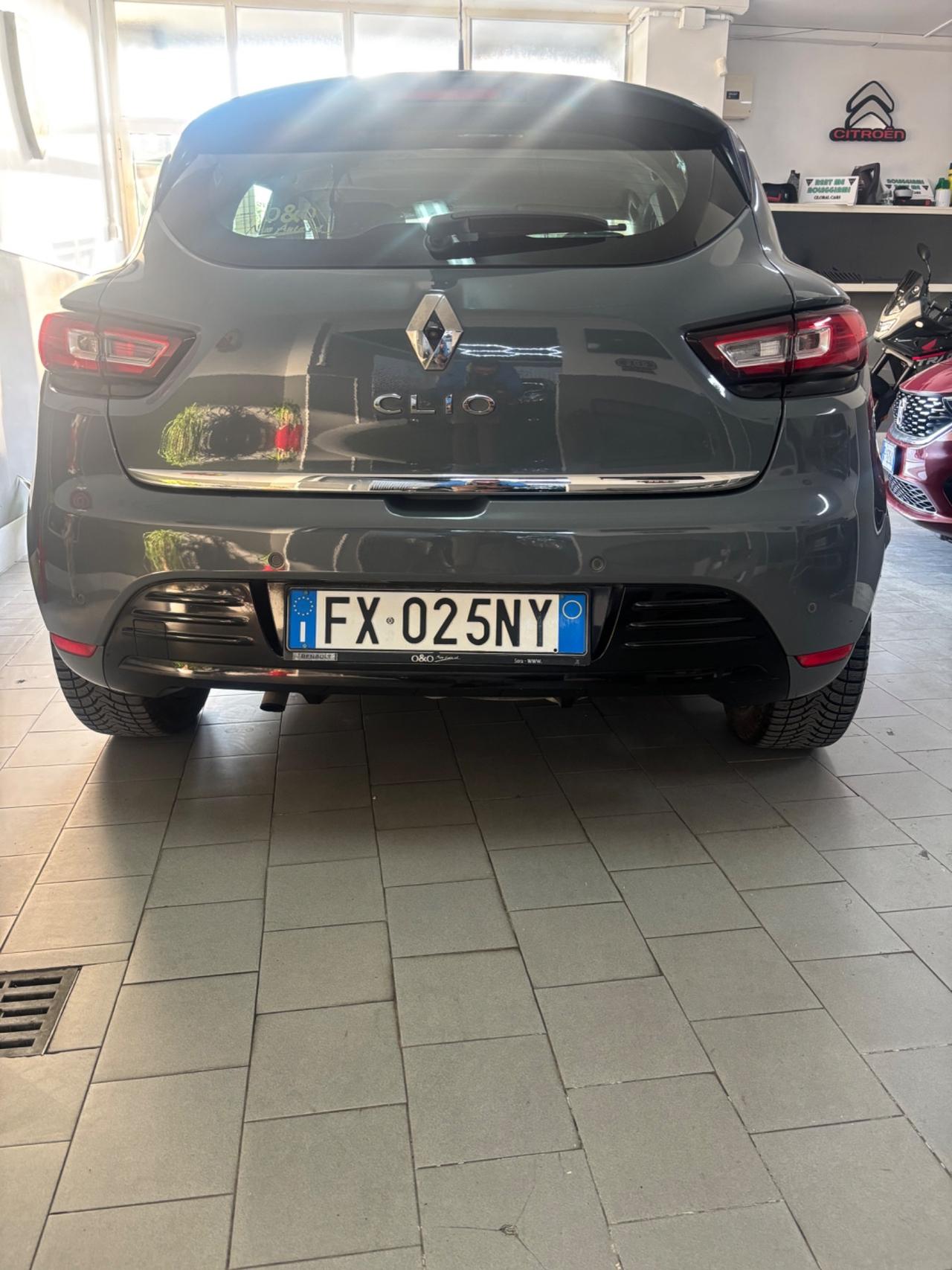 Renault Clio TCe 12V 90 CV GPL 5 porte Moschino Intens