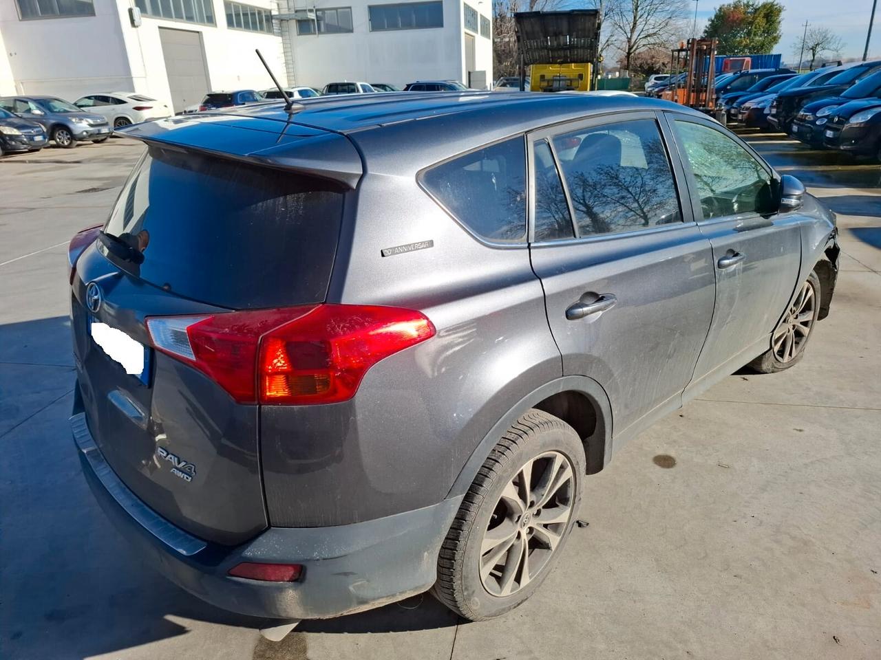 Toyota RAV 4 2.2 D-CAT 4WD - SINISTRATO