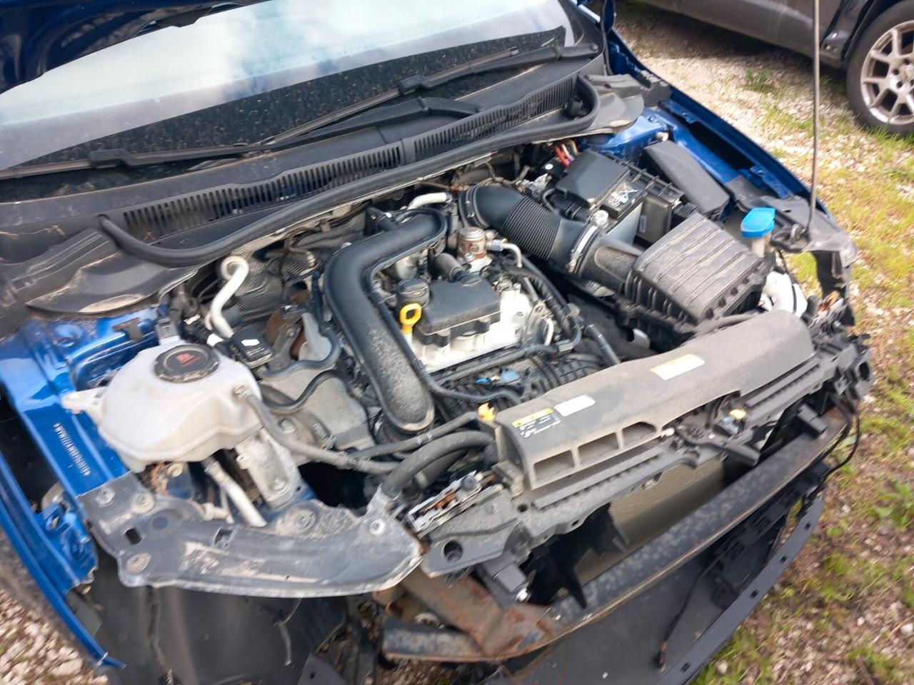 Volkswagen Polo 1.0 TSI Life SINISTRATA