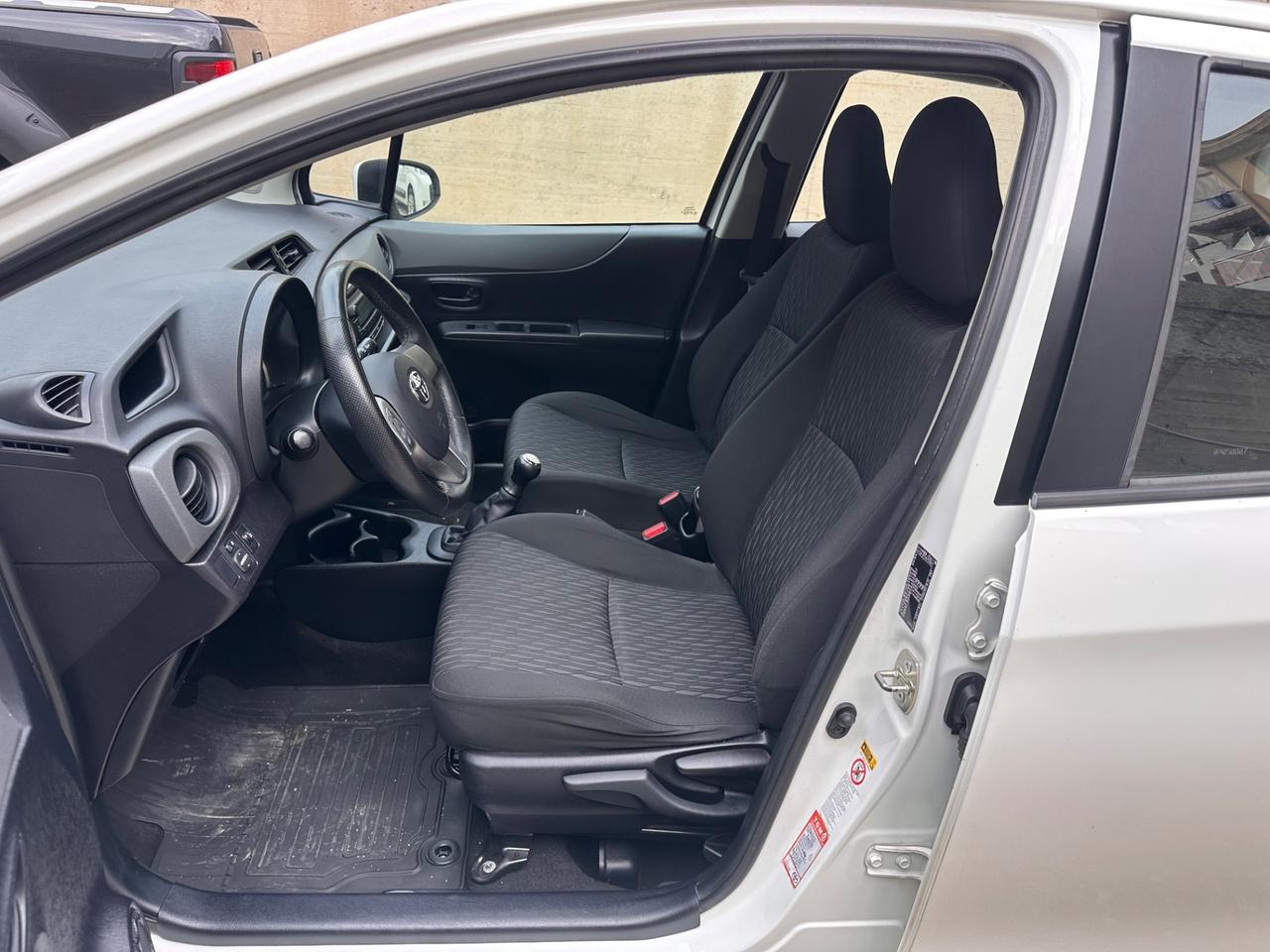 Toyota Yaris 1.0 5 porte Lounge