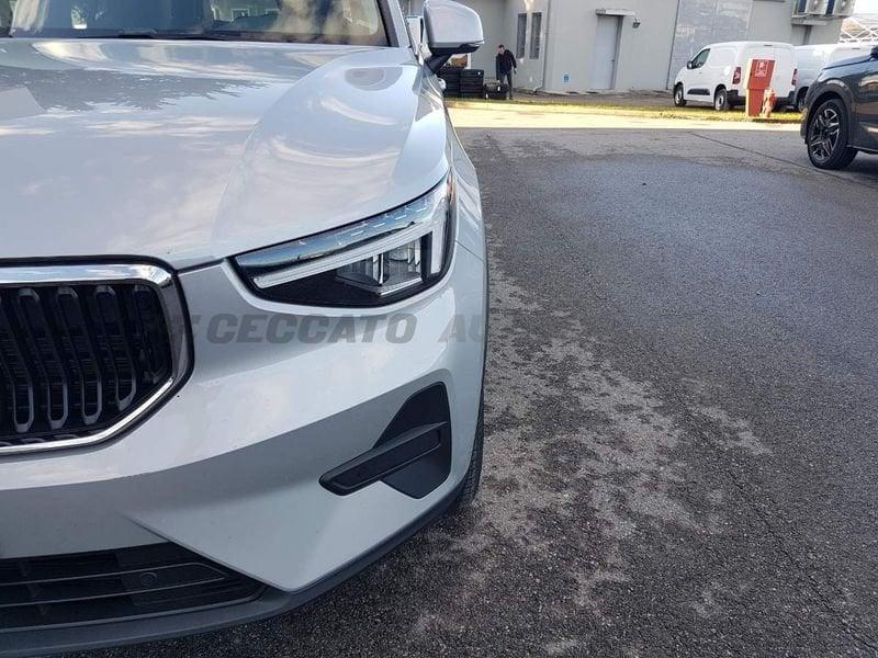 Volvo XC40 2023 1.5 t2 Essential auto