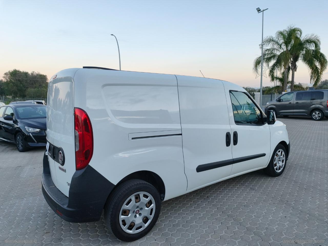 DOBLO 1.6 MJT 105 MAXI FURGONE 3 POSTI