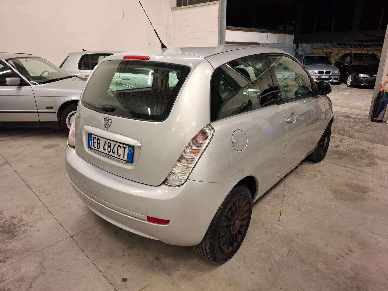 Lancia Ypsilon 1.2 Versus