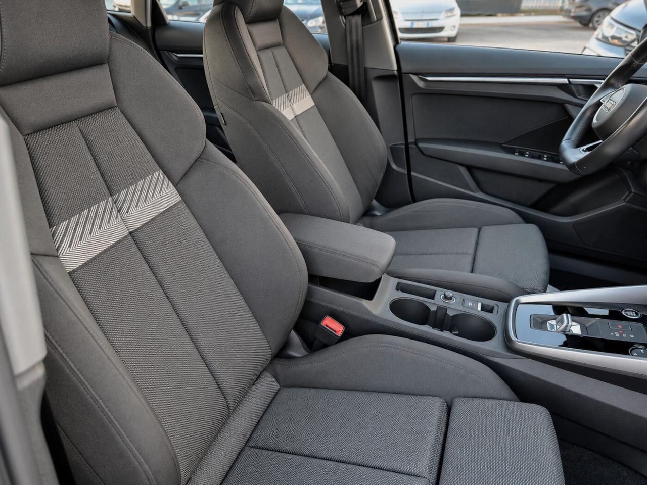 Audi A3 Sportback 30 TDI 116CV S-tronic Business Advanced